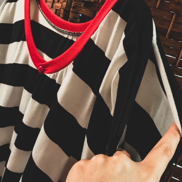 Batwing Cold Shoulder Tunic Sweater - Picture 3 of 4